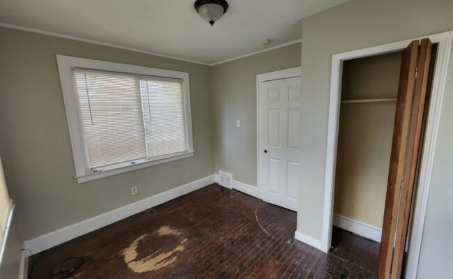 3620ThreeMile_Bedroom